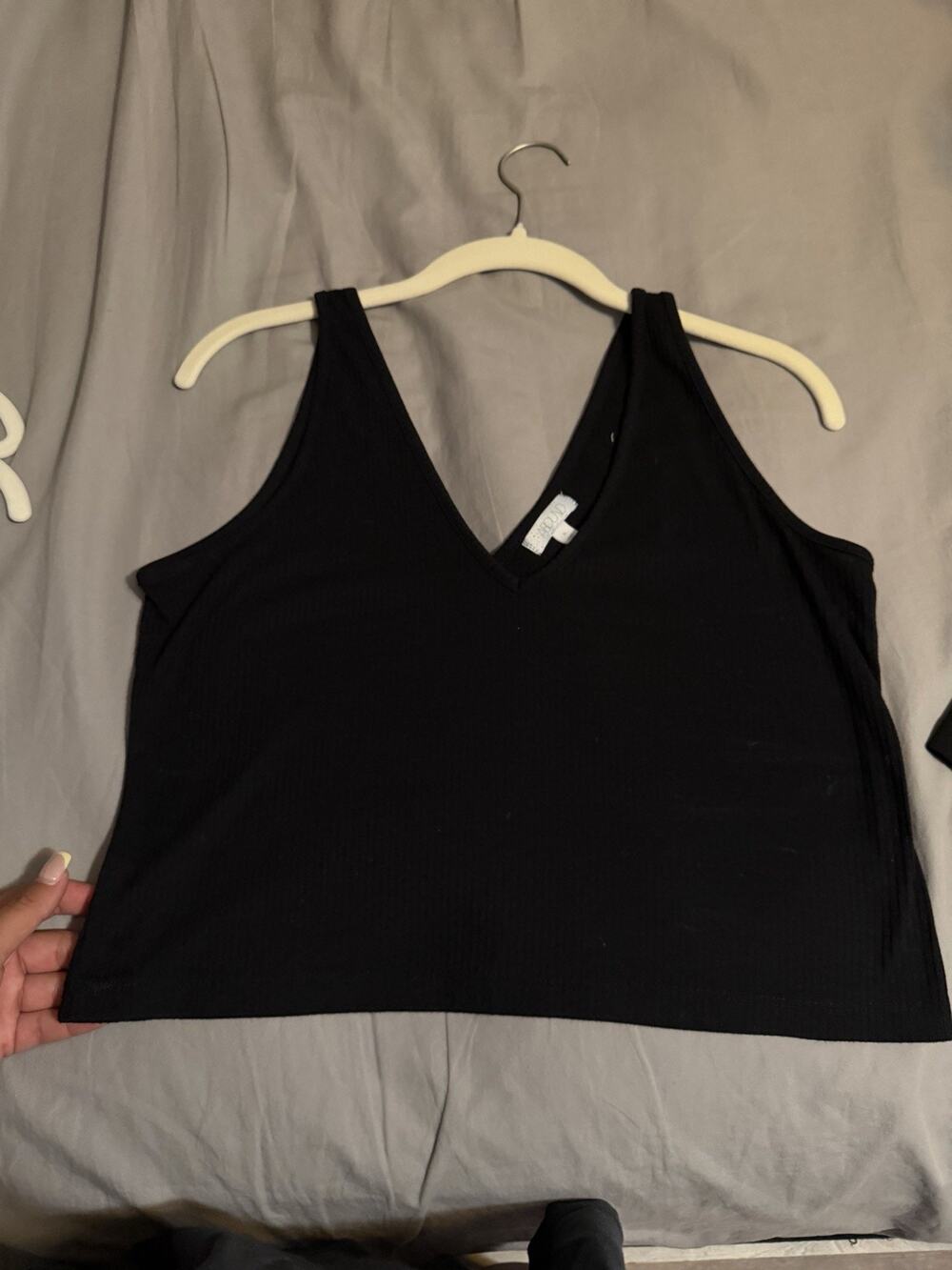 Abound Women’s Black Knit Tank Top XL Regular Solid V-Neck
